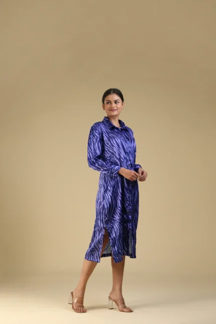 Printed italian tiger print satin shirt dress royal blue-toyoustores